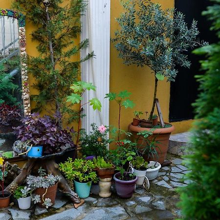 Ok. Bed & Breakfast Kutaisi Bagian luar foto