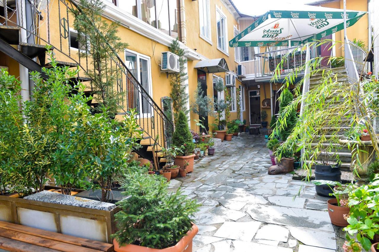 Ok. Bed & Breakfast Kutaisi Bagian luar foto