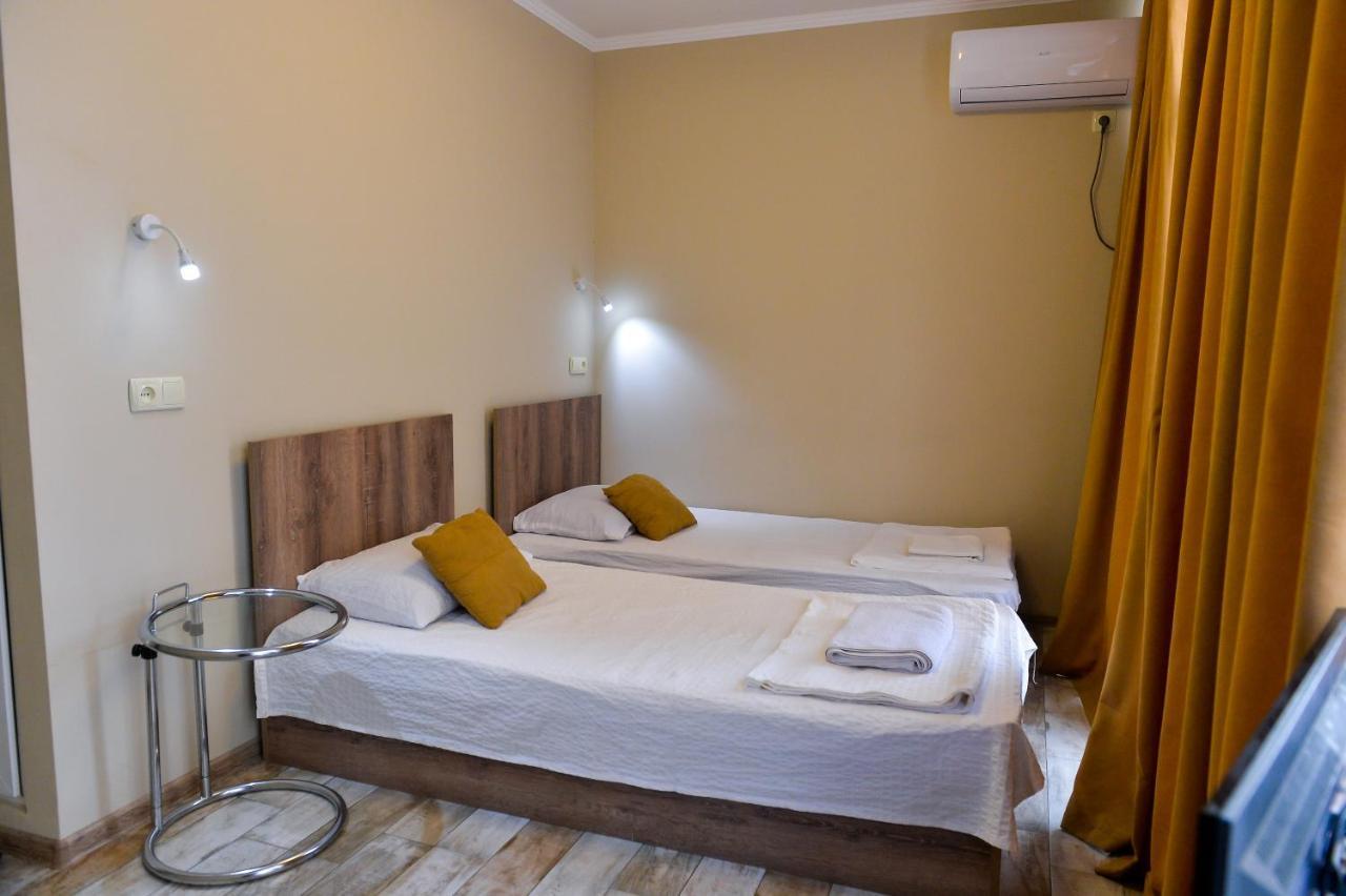 Ok. Bed & Breakfast Kutaisi Bagian luar foto